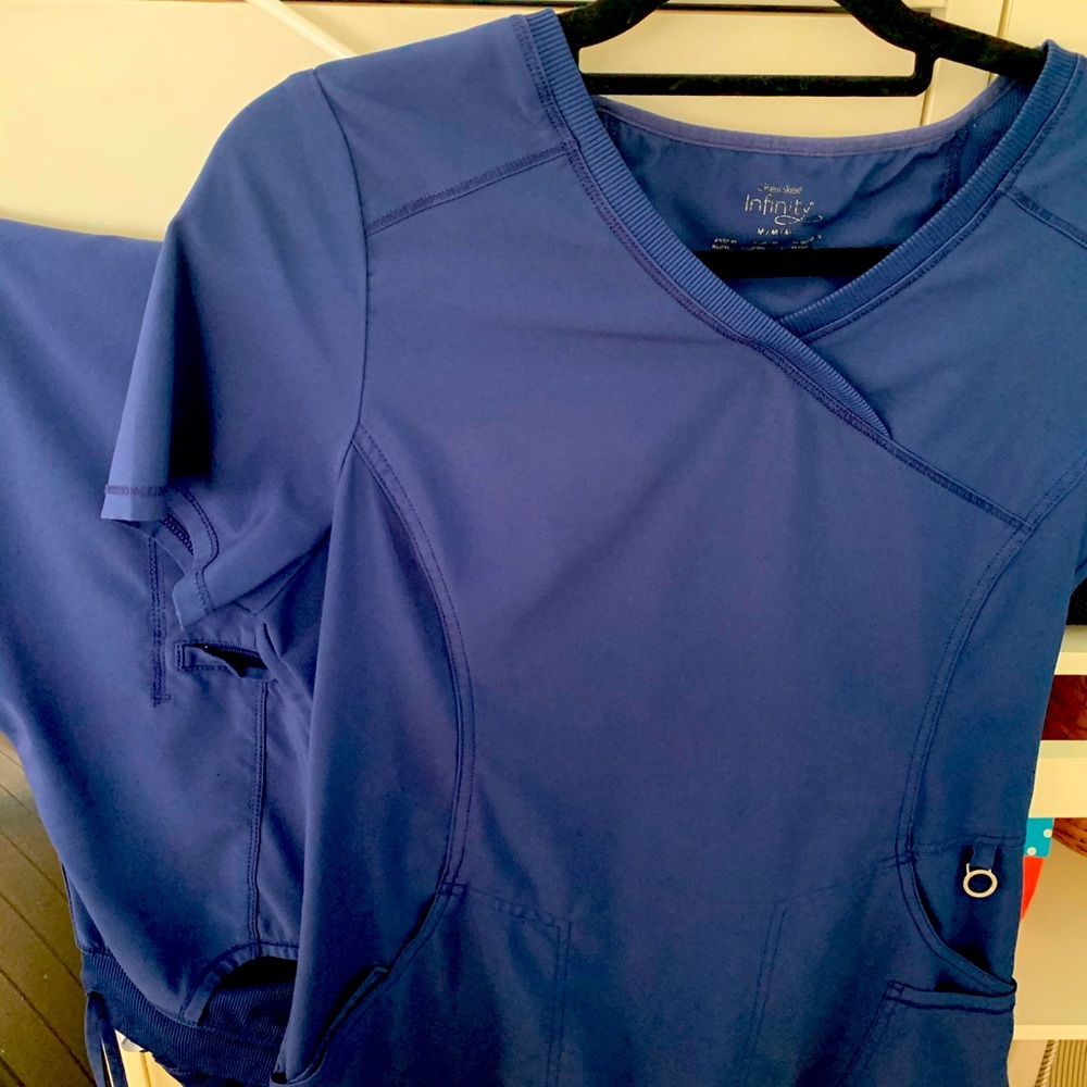 Cherokee Infinity scrub set with jacket Medium